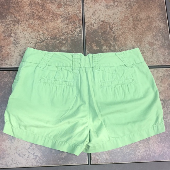 J Crew Green Short Bermuda’s - Picture 5 of 6